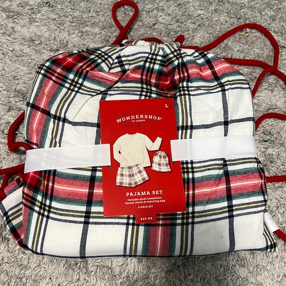 Women’s Plaid 3pc Backpack and Pajama Set - Picture 4 of 5